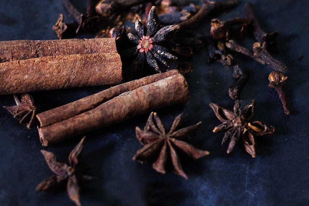 Traditional mulling spices include cinnamon, star anise and cloves.