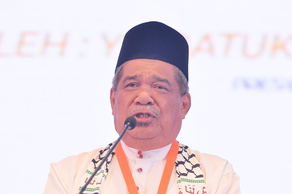Parti Amanah Negara president Datuk Seri Mohammad Sabu delivers a speech during the party’s national convention in Klang December 23, 2022. -— Picture by Miera Zulyana