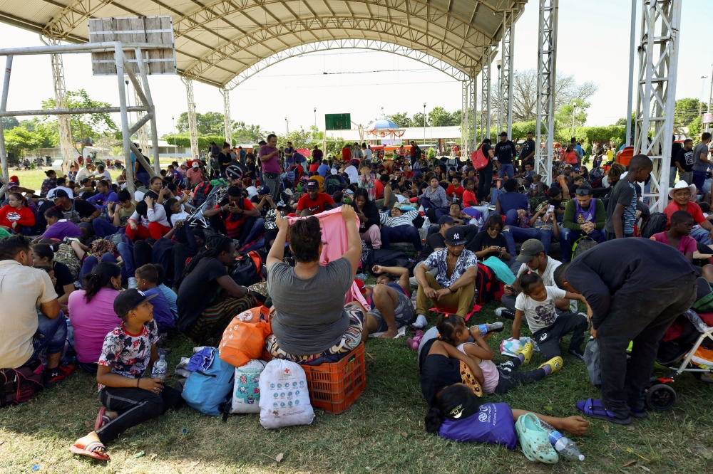 Thousands of migrants arrived yesterday in the southern Mexican town Alvaro Obregon to spend the Christmas Eve in a public square without shelter before making their way north to cross the country and reach the border with the United States. —  Reuters pic