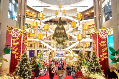 Pavilion KL apologises after hanging Christmas tree falls and injures Singaporean tourist on Christmas Day