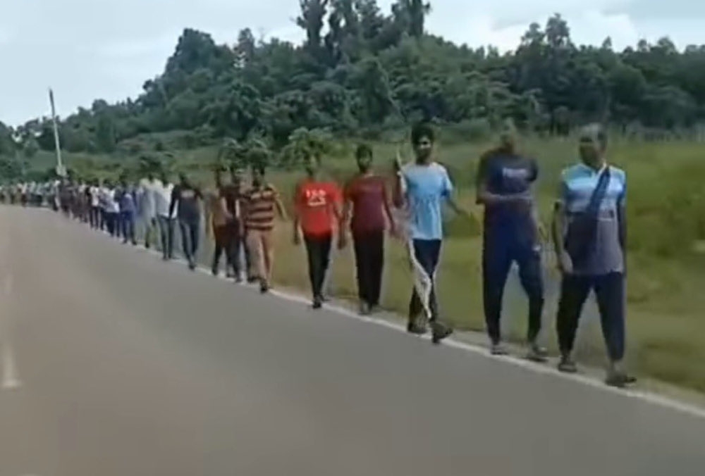 On Monday, Johor police said the group of 171 Bangladeshi men was heading towards the Bayu Damai police station to lodge a report against their agents as they claimed they had yet to be employed after three to six months. — Picture from social media 