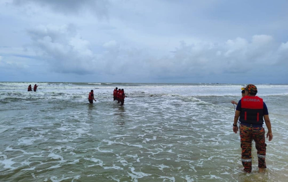 Fire and Rescue Department personnel conduct a search and rescue operation at The Westin Desaru Coast Beach, Kota Tinggi, Johor, December 27, 2023. — Picture from social media/Bomba    