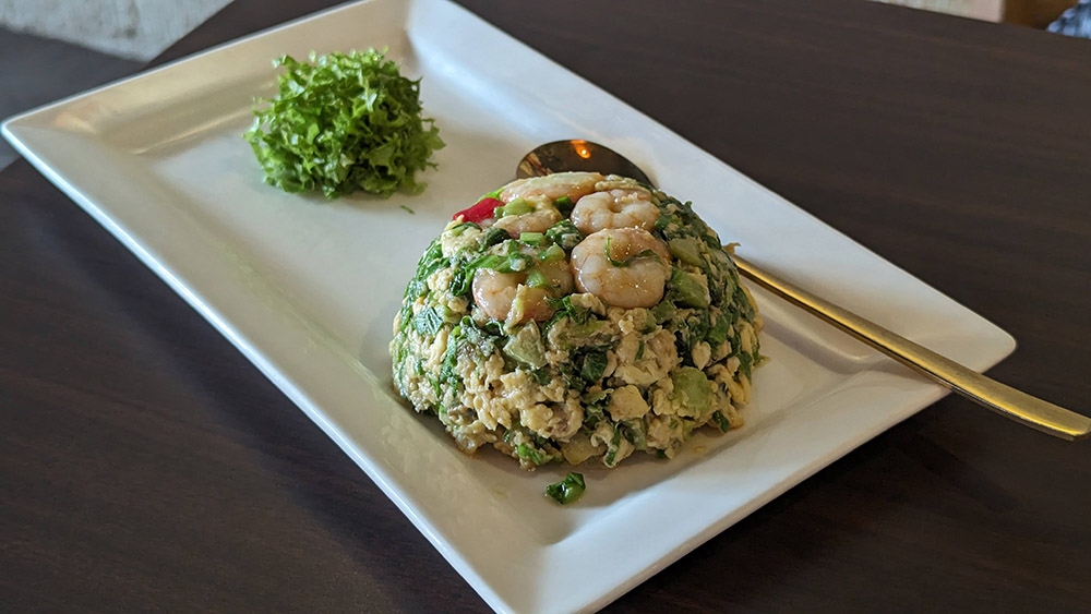 Scrambled Egg Choytam comes in a neat mound.