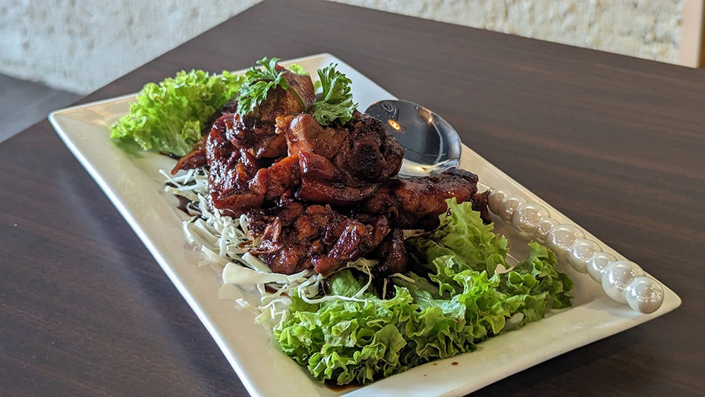 Daoiu Qoay was a moreish dish of chicken thighs.