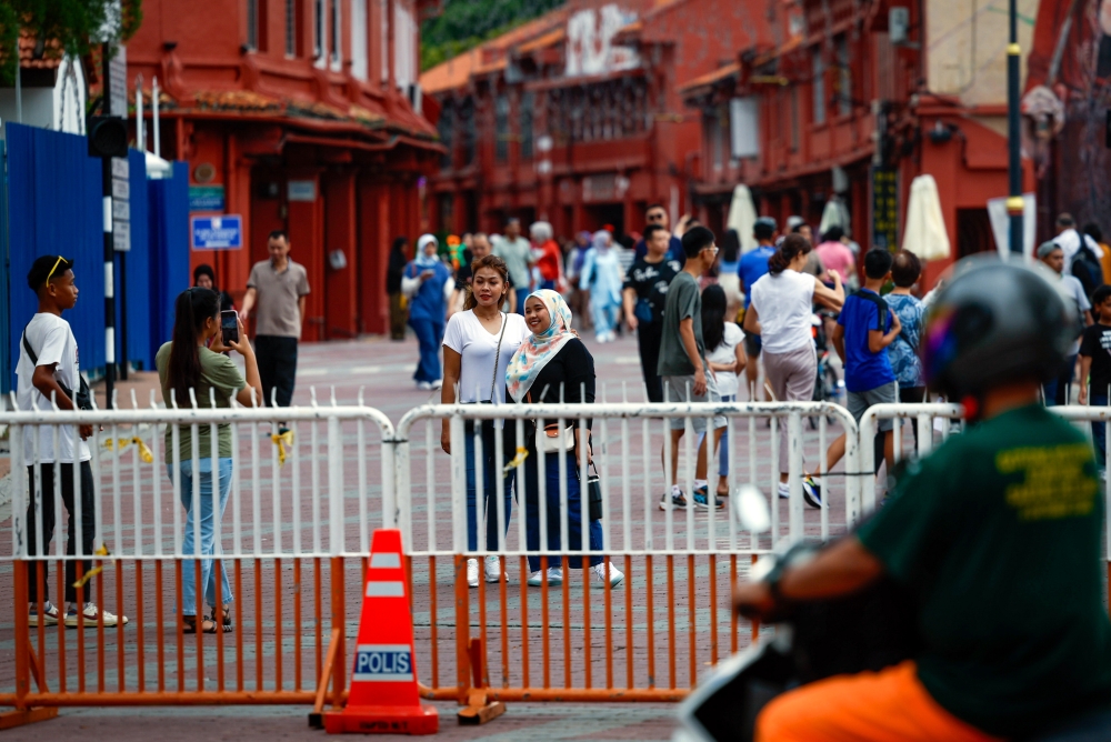 Melaka Tengah ACP Christopher Patit said the road closure will start at 6am on December 29 and ends at 7am on January 1, 2024. — Bernama pic  