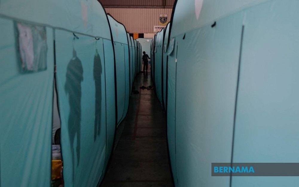 State Disaster Management Committee Secretariat, in a statement, said that the last relief centre at Sekolah Menengah Kebangsaan Pamol has been officially closed. — Bernama pic