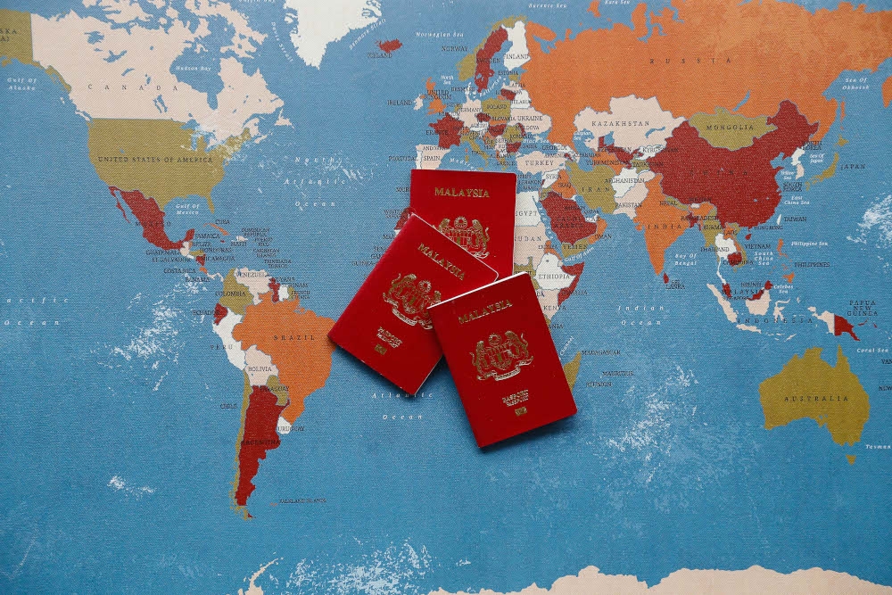 Seeking between 20 and 22 weeks’ jail, DSP Izzat argued that even though Lu is a Singapore citizen, he had chosen to circumvent the country’s border control by using a Malaysian passport. — Picture by Sayuti Zainudin