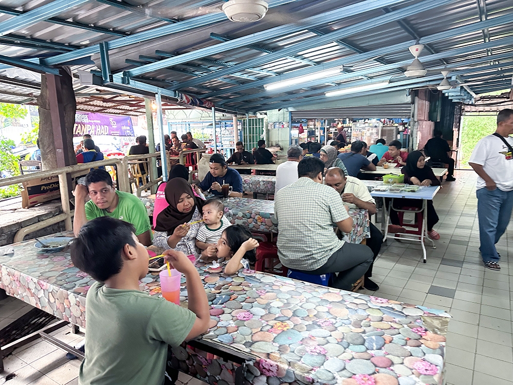 The small food court is patronised by those who work nearby or stay around the area.