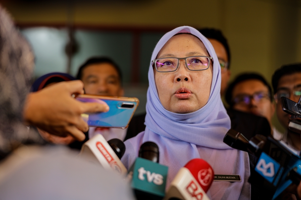 Minister in the Prime Minister’s Department (Federal Territories) Dr Zaliha Mustafa wants to address legacy issues and improve the quality of life for city folks.  — Bernama pic