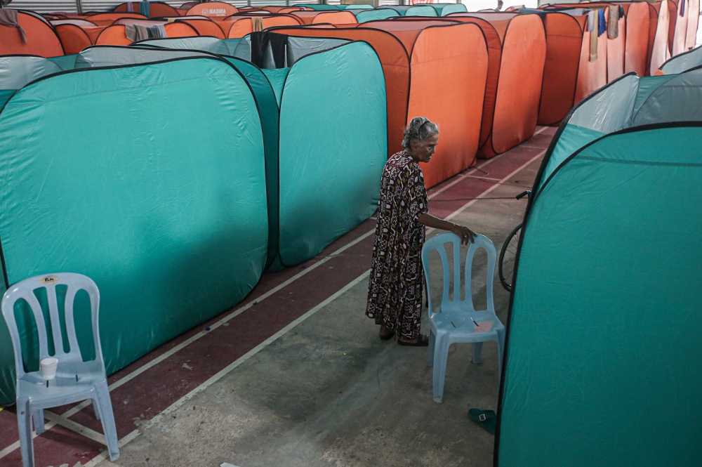 The flood situation in three states is improving, with only 114 evacuees still housed in five temporary relief centres as of 4pm today, compared with 1,122 people in 13 centres reported at noon. ― Picture by Farhan Najib