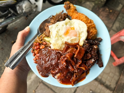 Usher in the new year Malaysian-style with ‘nasi lemak’ from this stall next to KL’s Dewan Bahasa dan Pustaka