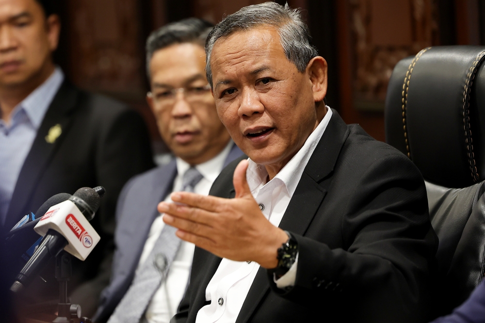 Menteri Besar Datuk Seri Aminuddin Harun said the Negeri Sembilan state government has approved the standard operating procedures or the mining of non-radioactive rare earth elements, which is expected to commence this year