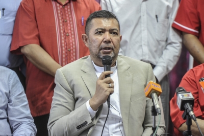 Report: Impossible for Tun Mahathir to be involved in the 'Dubai Move', says Marzuki Yahya - Vimarsana News