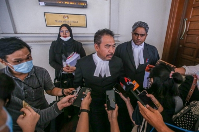 Lawyer Rosli Dahlan files judicial review against Immigration Dept, police and govt over wrongful arrest - Vimarsana News