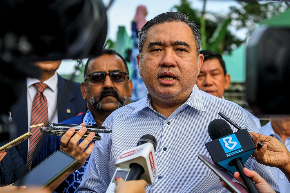Transport Minister Anthony Loke says that individuals participating in covert activities to destablise the government should instead prioritise their responsibilities as leaders. — Bernama pic