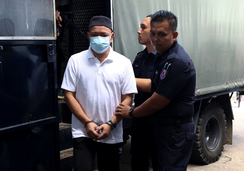 Former Eastern Sabah Security Command (Esscom) head of staff (intelligence) Mat Zaki Md Zain arrives at the Tawau High Court January 2, 2024. — Bernama pic 