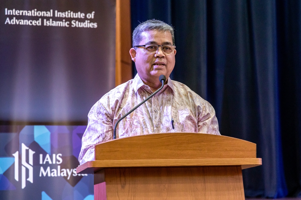 National Unity Minister Datuk Aaron Ago Dagang, when welcoming the move, said that it can be achieved through the implementation of high-impact programmes, in line with the enabler of unity which is 'empowering minority and economically vulnerable groups' outlined in the National Unity Policy. — Picture by Firdaus Latif