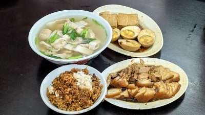 Revel in life’s simple joys with yam rice and pork with ‘ham choy’ soup at Zheng Ji Famous Yam Rice in Cheras