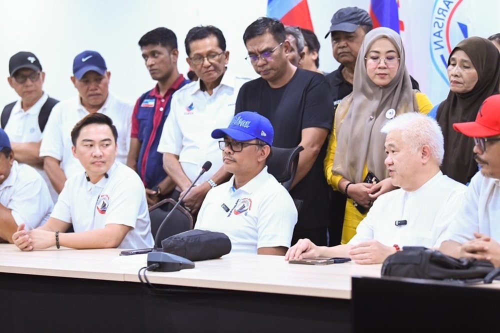 Former deputy home minister Datuk Mohd Azis Jamman will be issuing a notice of demand against Gerakan Kuasa Rakyat (G57) chairman Datuk Zulkarnain Mahdar, seeking an apology over an allegation that Parti Warisan (Warisan) Sepanggar was funded by an alleged drug cartel. — Borneo Post pic