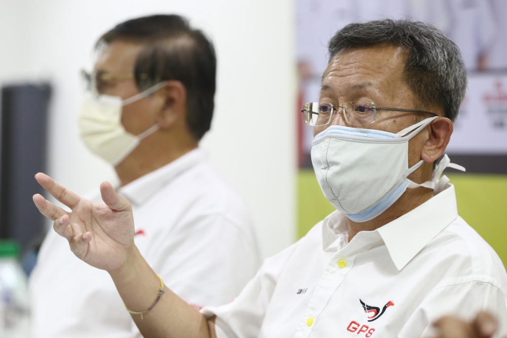 Sarawak Deputy Premier and Minister for Public Health, Housing and Local Government, Datuk Amar Dr Sim Kui Hian said a meeting will be held next week between the Health Ministry and Sarawak Public Health, Housing and Local Government Ministry to deliberate further on the state’s request for autonomy on health matters. — Picture by Yusof Mat Isa