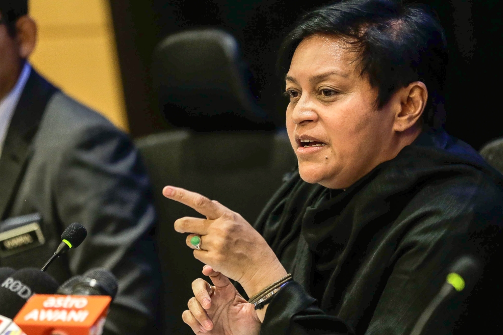 Minister in Prime Minister’s Department (Law and Institutional Reform) Datuk Seri Azalina Othman Said said the expansion of the scope is aimed at providing better protection for Malaysian minors regardless of the geographical location of the perpetrators. — Picture by Sayuti Zainudin