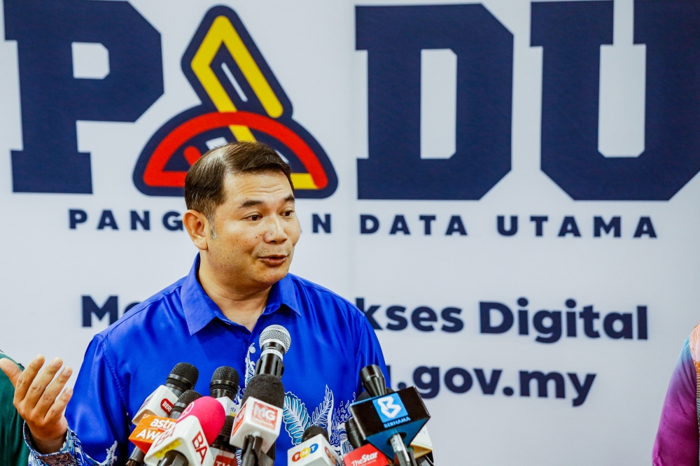 In a statement today, Rafizi said he contacted the Department of Statistics Malaysia to verify this after hearing of the claim and found this to be incorrect. —Picture by Hari Anggara