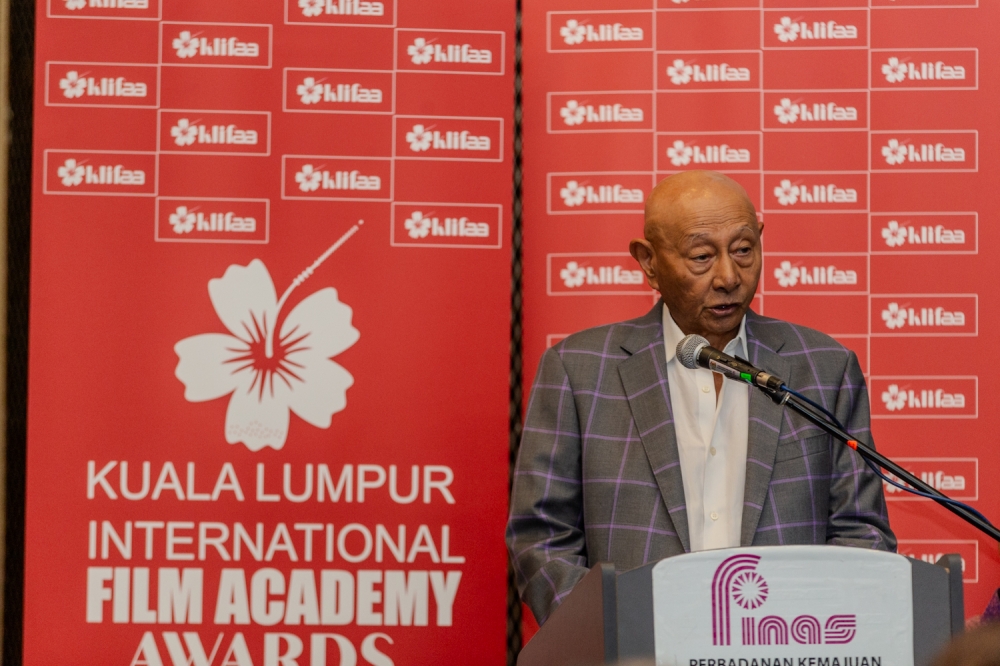 Kuala Lumpur International Film Academy Awards (KLIFAA) chairman Tan Sri Tengku Azlan Ibni Sultan Abu Bakar at the press conference this morning. — Picture by Raymond Manuel
