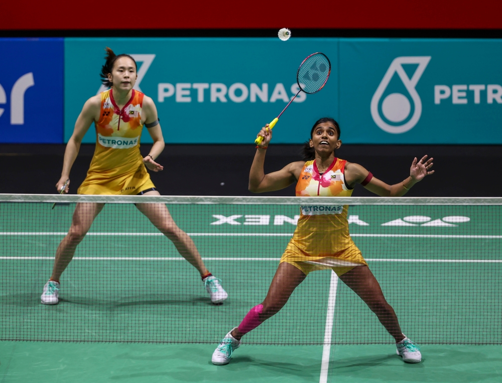 Despite heading into their opening round match with a 2-0 record against eight seeds Sheng Shu-Tan Ning of China, Pearly-Thinaah failed to make it three wins out of three when they fell in straight games — 20-22, 15-21 — at the Axiata Arena, January 9, 2024. — Bernama pic 
