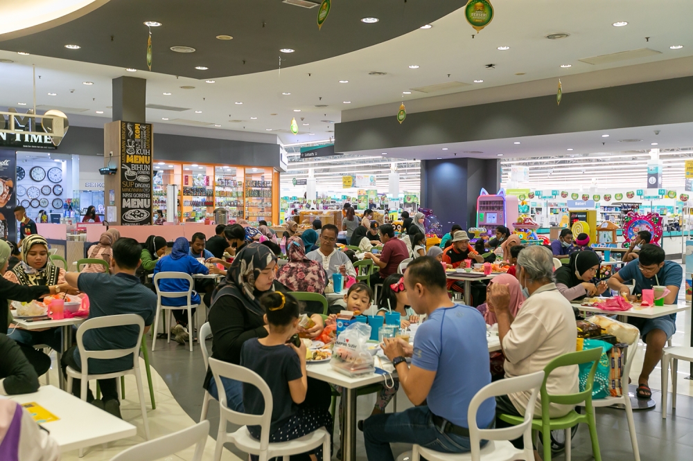 Employment in the services sector, particularly in information and communication, food and beverage services, and transportation and storage activities, saw growth. — Picture by Devan Manuel