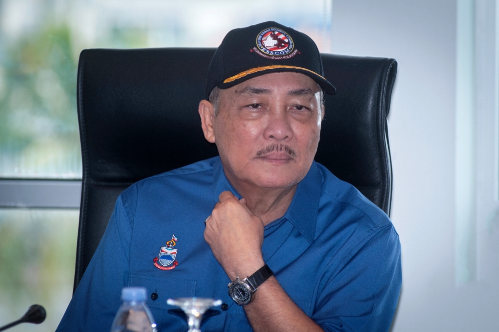 Sabah Chief Minister Datuk Seri Hajiji Noor said the state Cabinet has instructed all heads of state government-linked companies to refrain from announcing or issuing statements on development projects without prior approval of the Cabinet. — Bernama pic  