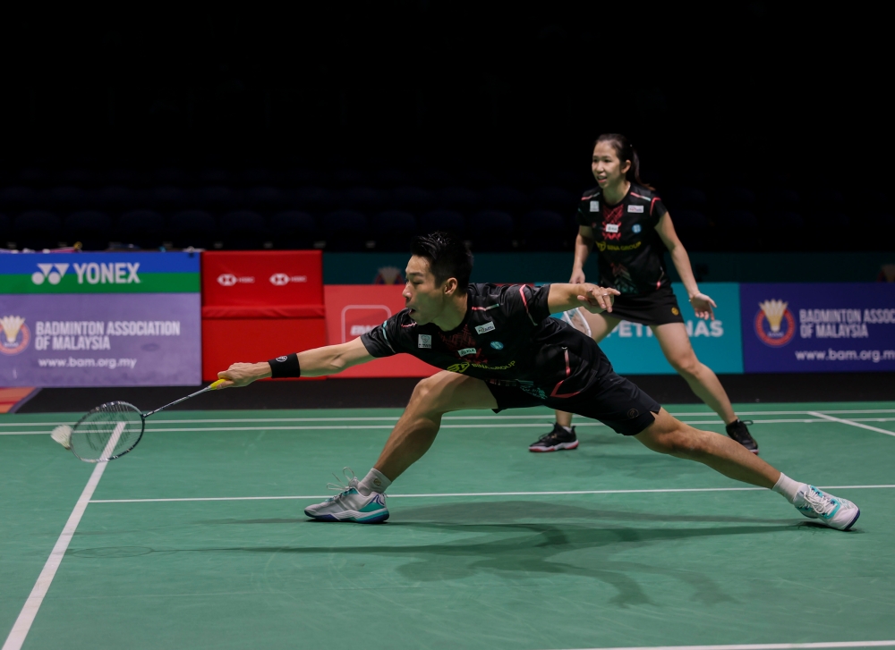 Mixed doubles pair Chan Peng Soon-Cheah Yee See were the last national representatives to move into the last 16 after fighting back from a game down to beat Taiwan’s Chang Ko-Chi-Lee Chih Chen 11-21, 26-24, 21-8 in a 63-minute titanic tussle tonight. — Bernama pic 