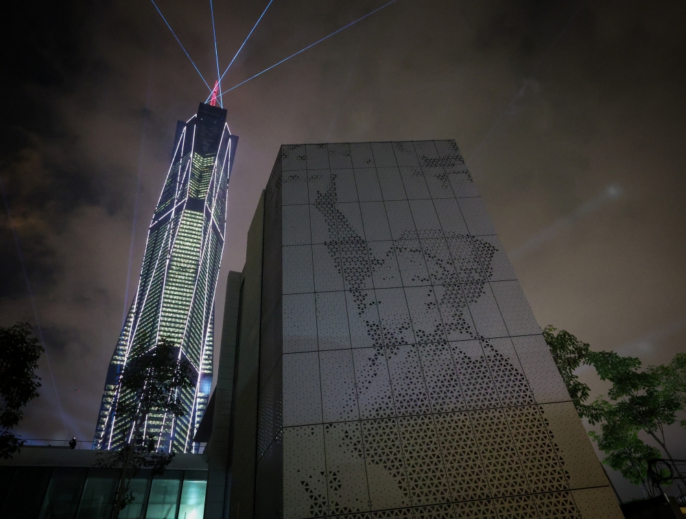 Menara Merdeka 118 decorated with colourful lights and lasers in conjunction with its inauguration by the Yang di-Pertuan Agong Al-Sultan Abdullah Ri’ayatuddin Al-Mustafa Billah Shah, January 10, 2024. — Bernama pic 