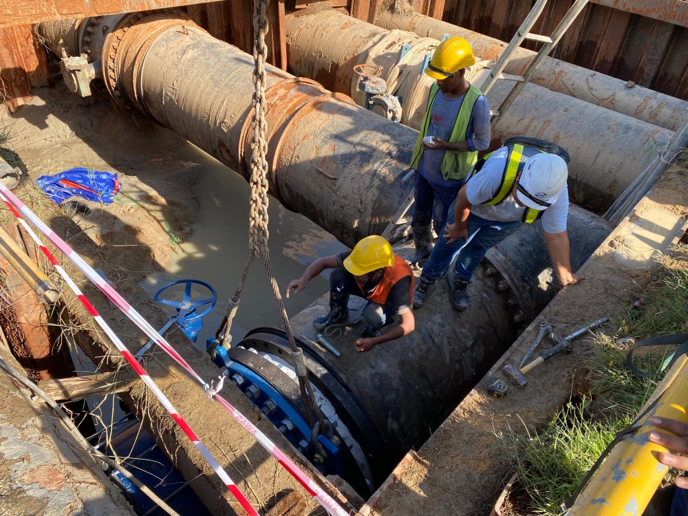A new leak has been detected at the Sungai Perai underwater pipeline, just hours after the Penang Water Supply Corporation (PBAPP) commenced the stage two water supply recovery plan. — Picture by Opalyn Mok