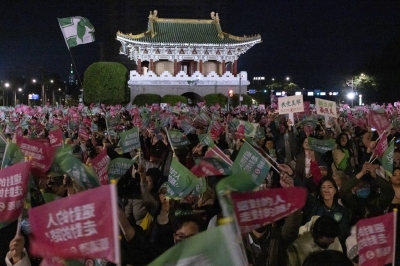 Taiwan parties rally on eve of pivotal election