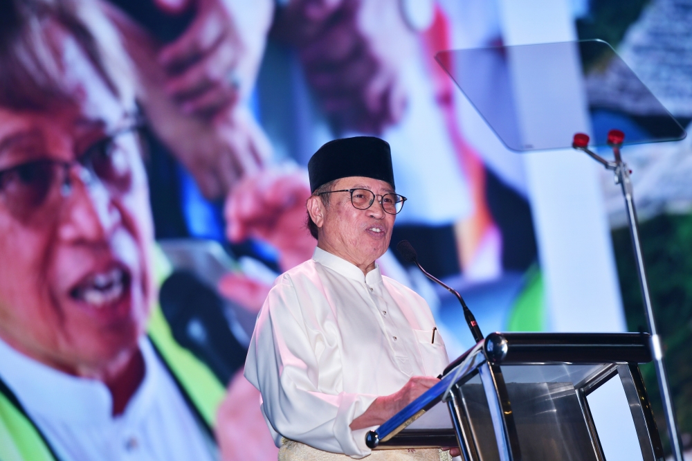 Sarawak’s largest party Parti Pesaka Bumiputera Bersatu (PBB) will play its role at the national level to assist in ensuring political stability in the country, its president Tan Sri Abang Johari Openg said today. — Bernama pic