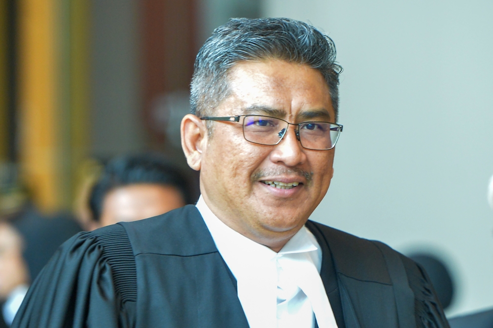 C4’s call comes after the comments made by AG Datuk Ahmad Terrirudin Salleh (pic) yesterday, where he relied upon the plain language of the law to contend that the Public Prosecutor has no duty to provide reasons in the exercise of his discretionary powers, including reasons for seeking the withdrawal of charges against an accused. — Picture by Shafwan Zaidon