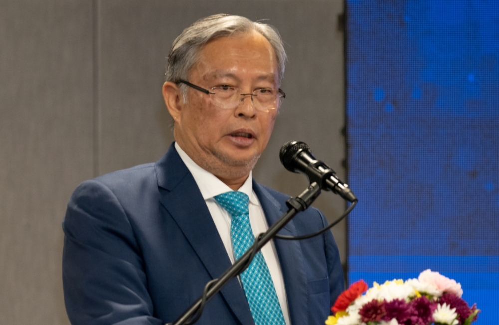 Brooke Holding Sdn Bhd director Datuk Seri Wan Lizozman Wan Omar delivers his speech at the event. — Borneo Post pic 