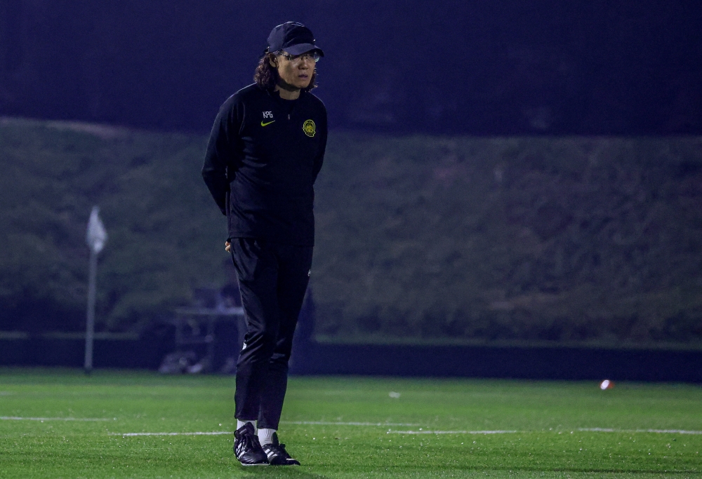 Harimau Malaya head coach Kim Pan Gon at a training session in preparation for the 2023 Asian Cup at Qatar University, Doha, January 12, 2024. — Bernama pic 