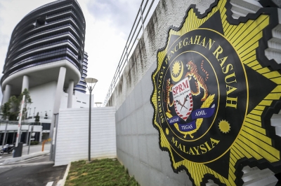 MACC detains trio over RM9m navy contract procurements in Johor