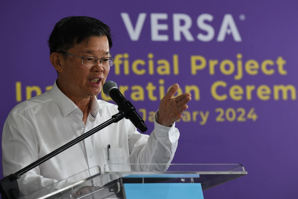 Penang Chief Minister Chow Kon Yeow delivers his speech during the official project launch of Versa at the Aspen Vision City in Batu Kawan, January 19, 2024. — Bernama pic 