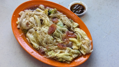 Find silky smooth Guangxi style ‘cheung fun’ in Kepong’s Restoran Three Gold No 1 Food Court