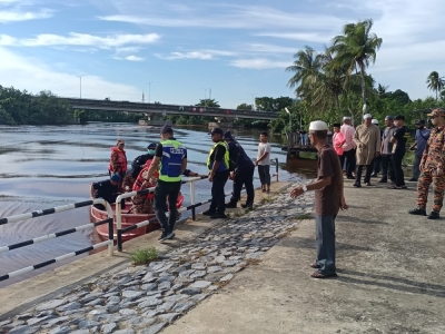 Search and rescue op launched as elderly man goes missing after falling from Lutong Bridge in Sarawak
