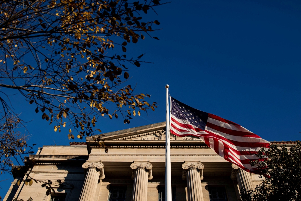 A convicted murderer is scheduled to be executed in the southern US state of Alabama this week using nitrogen gas, a novel method that the United Nations has likened to torture. — Reuters pic