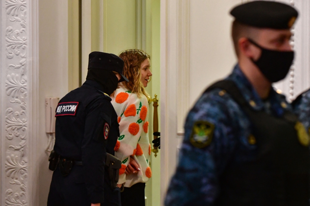 A Russian court yesterday sentenced Darya Trepova to 27 years in prison for blowing up an anti-Ukraine military blogger in what prosecutors say was a brazen killing ordered by Kyiv. — AFP pic