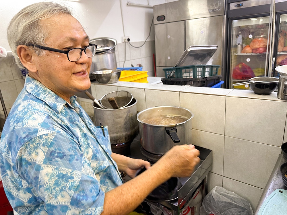 Uncle Lee only started the stall a few years ago when construction work dried up because of the pandemic.