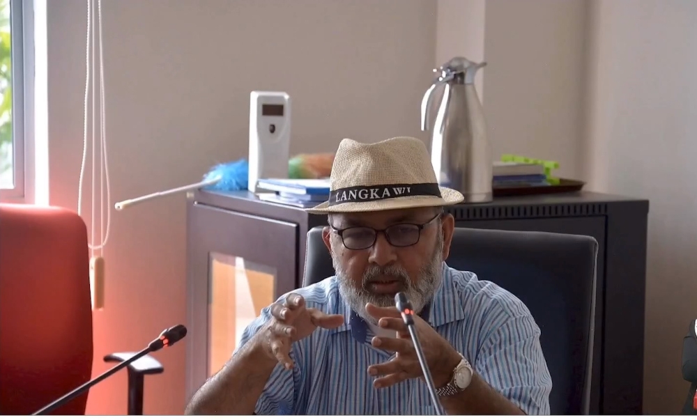 Bukit Gantang member of parliament Datuk Syed Abu Hussin Hafiz Syed Abdul Fasal said the support, to be declared before the opening of the next Parliament session on February 26, would particularly involve Parti Pribumi Bersatu Malaysia (Bersatu) MPs from Kedah, Penang, Perak, Kelantan, Terengganu, Pahang, Selangor and Melaka. — Screengrab from Bernama TV 