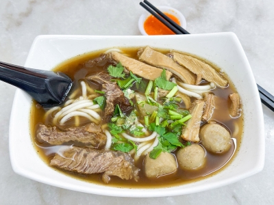 A satisfying bowl of beef noodles with tender beef brisket, beef balls and cow’s stomach at Pandan Indah’s Uncle Lee Beef Noodles