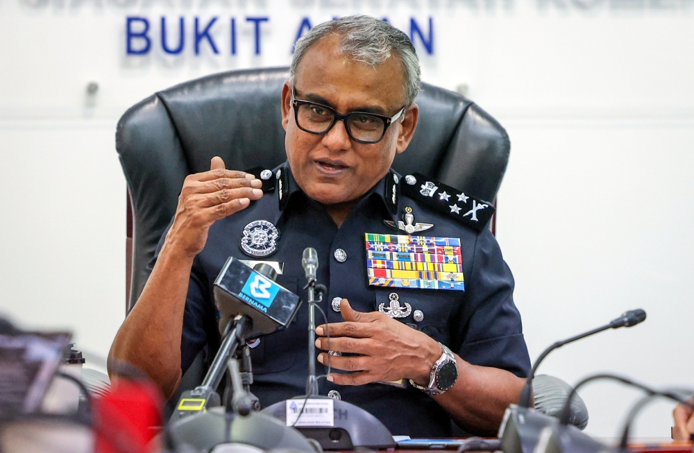 Bukit Aman Commercial Crime Investigation Department director Datuk Seri Ramli Mohamed Yoosuf said the 80-year-old retiree entered the investment scheme after being added to a WhatsApp group that promoted it. — Bernama pic