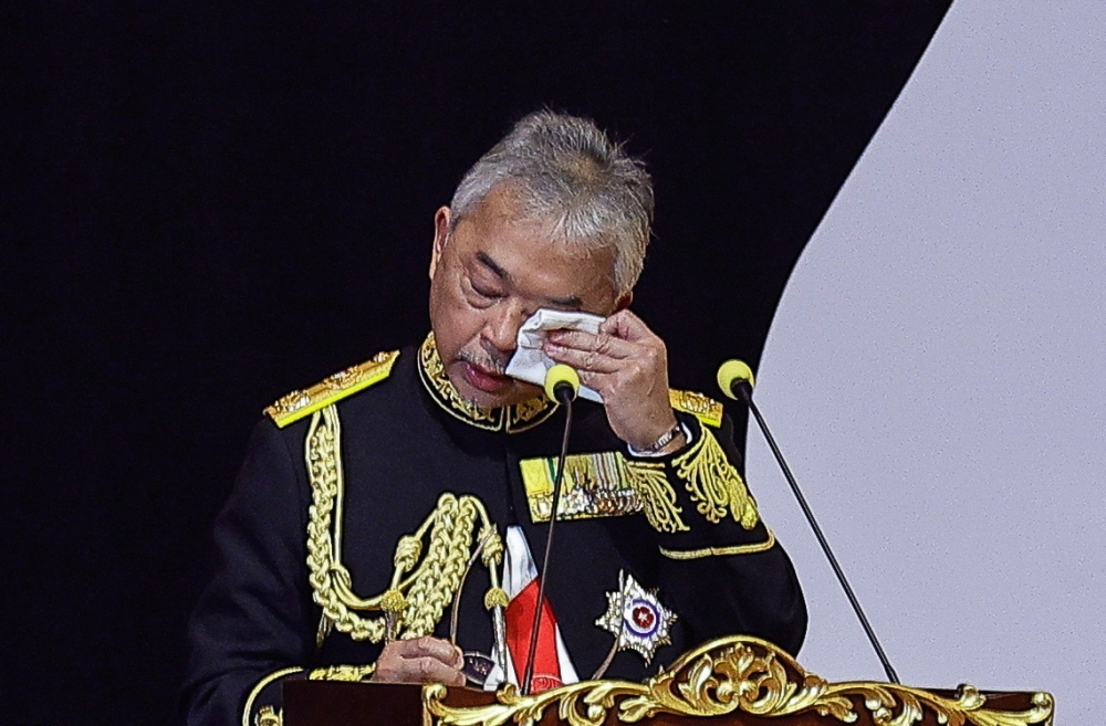 Yang di-Pertuan Agong Al-Sultan Abdullah Ri'ayatuddin Al-Mustafa Billah Shah could not hold back tears when addressing the State Banquet in conjunction with the end of the reign of the 16th Yang di-Pertuan Agong, January 27, 2024. — Bernama pic