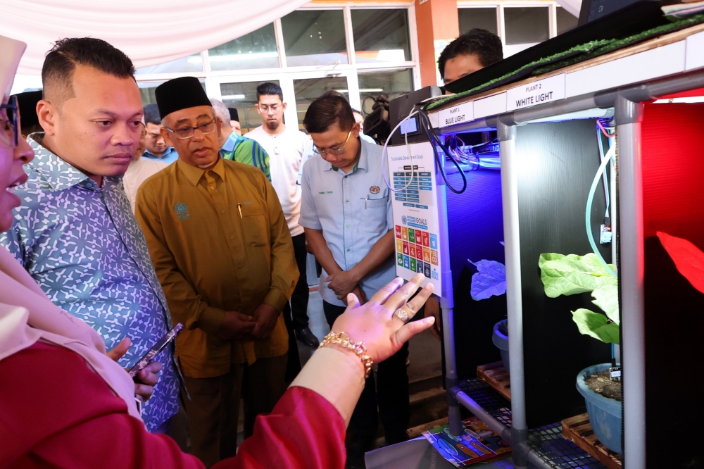 Natural Resources and Environmental Sustainability Minister Nik Nazmi Nik Ahmad on a working visit to the Green Worship House programme at the Sekolah Menengah Agama Tarbiah Diniah in Kulim January 28, 2024. — Bernama pic